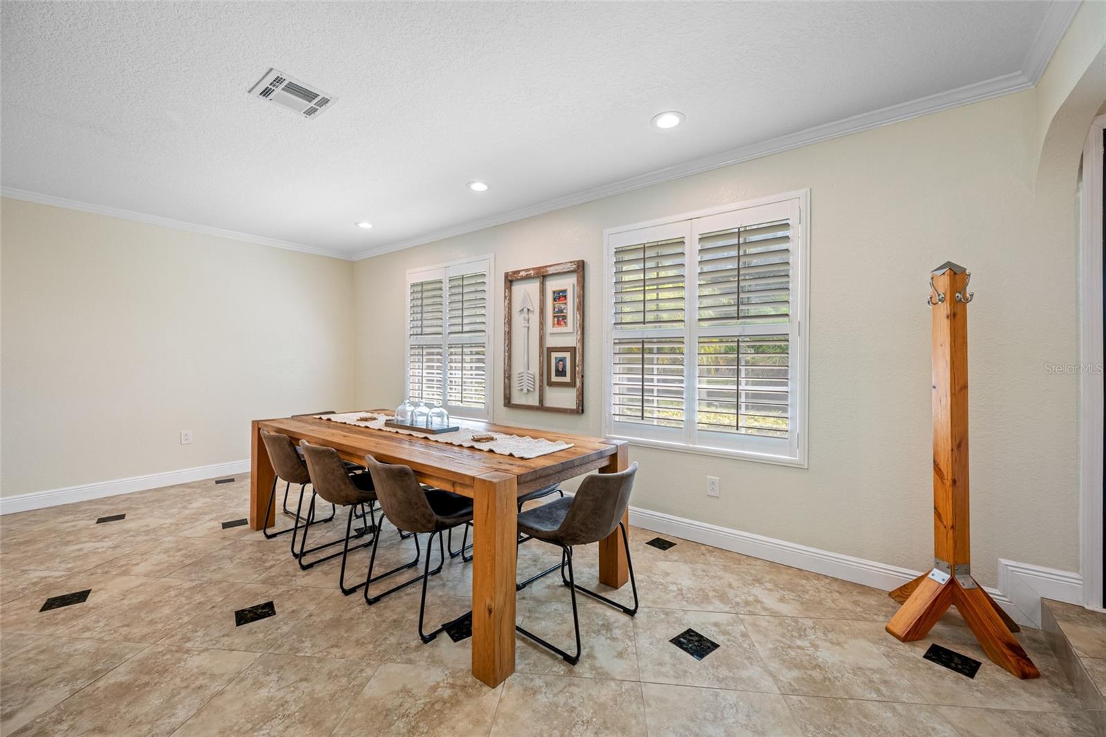 Image 20 of 46 For 48 Hillside Court