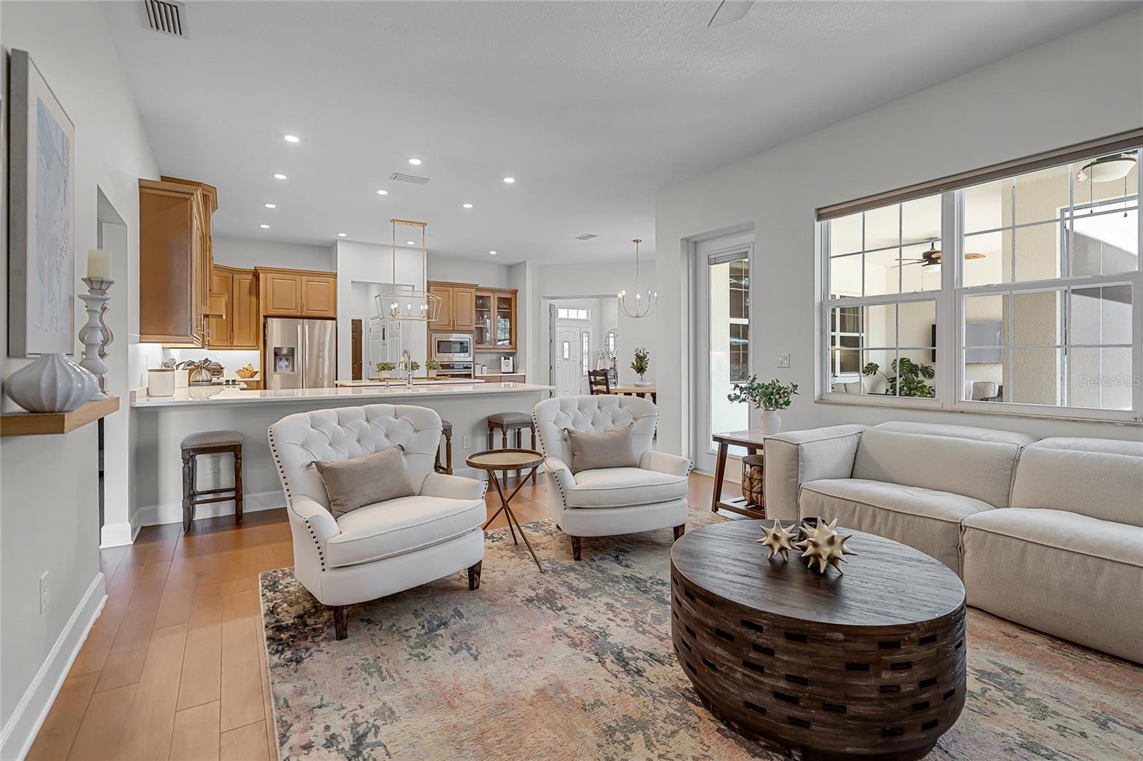 Listing photo id 16 for 926 John Cressler Drive