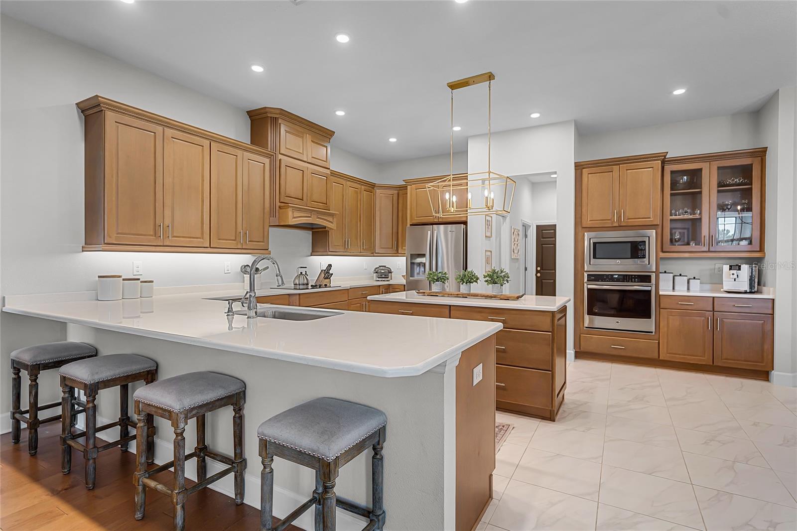 Listing photo id 18 for 926 John Cressler Drive