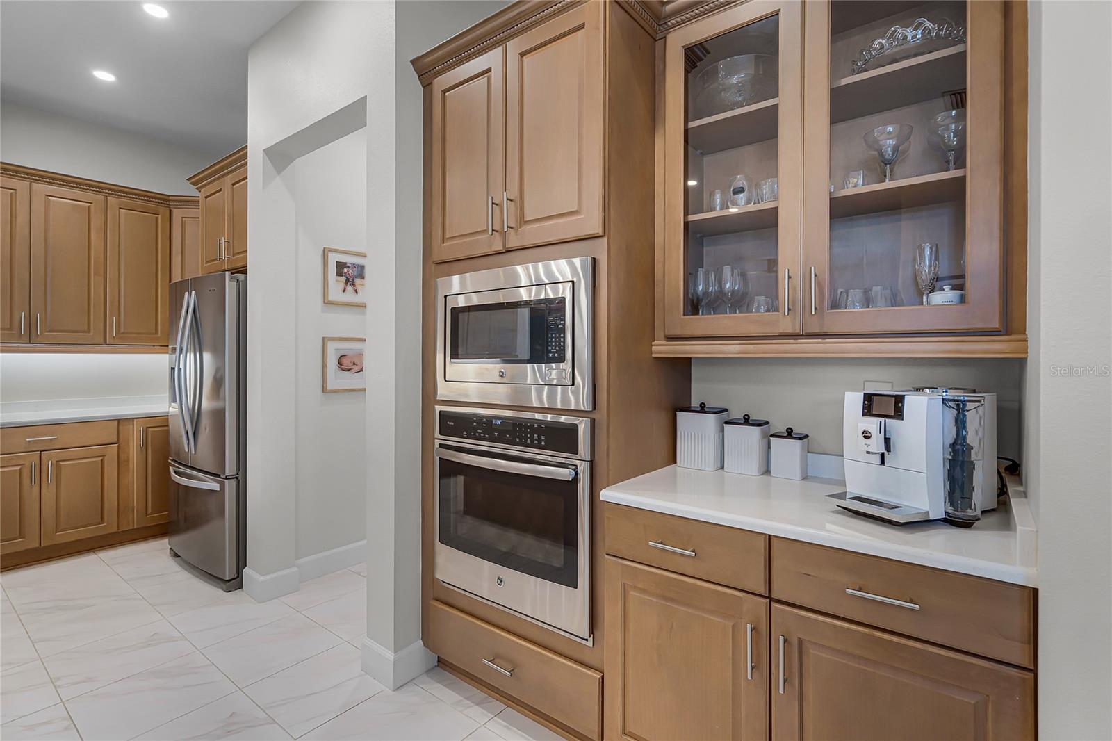 Listing photo id 20 for 926 John Cressler Drive
