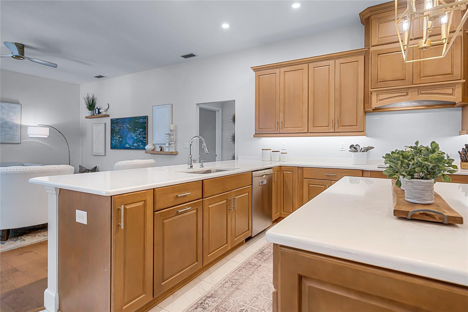 Listing photo id 25 for 926 John Cressler Drive