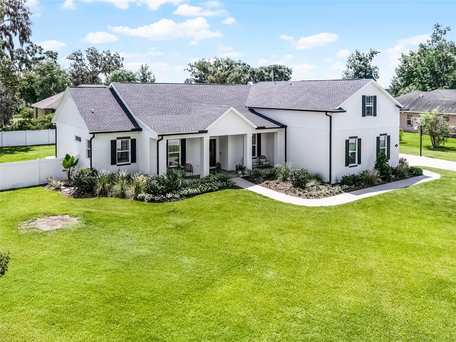 Listing photo id 1 for 926 John Cressler Drive