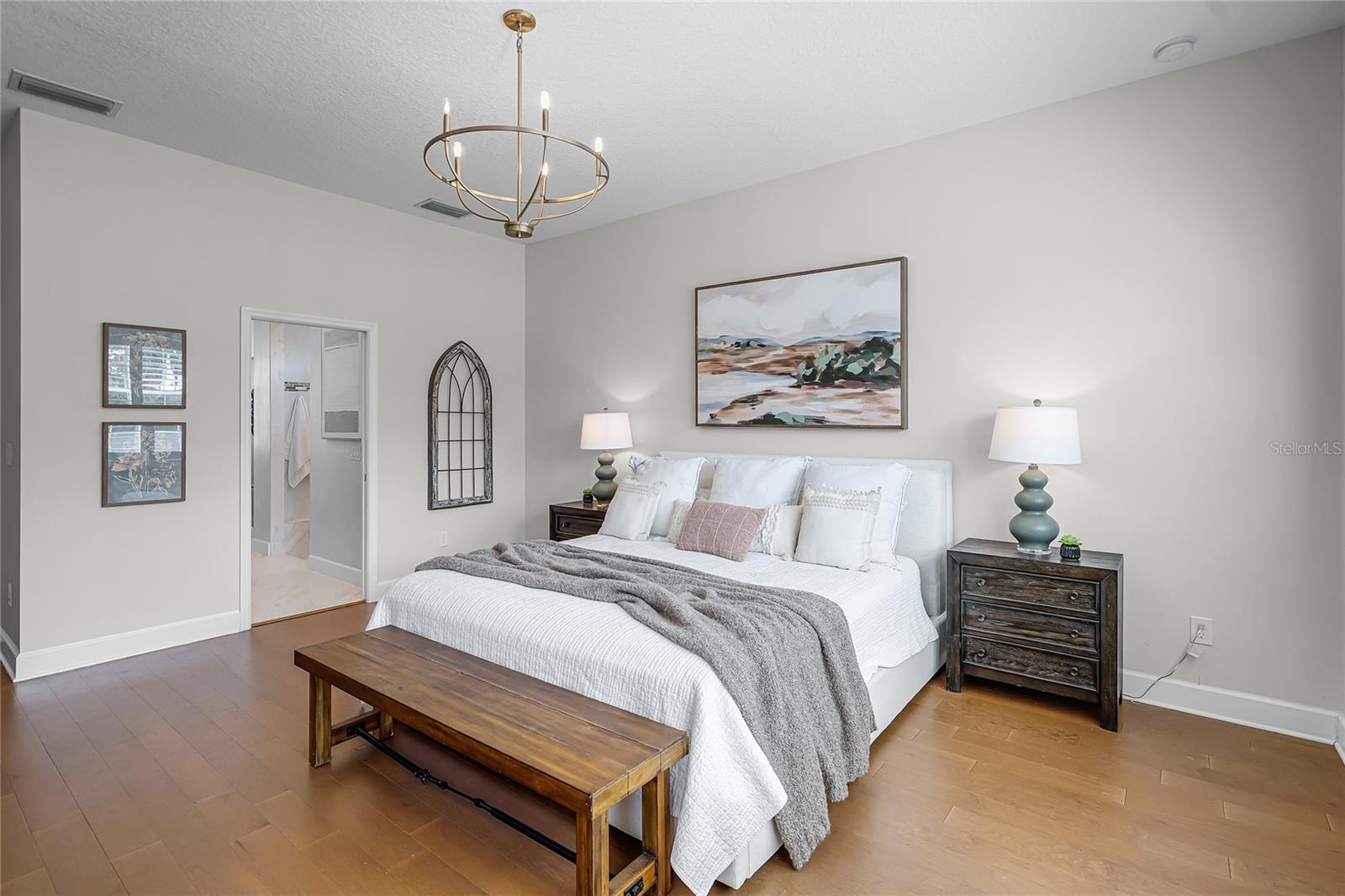 Listing photo id 29 for 926 John Cressler Drive