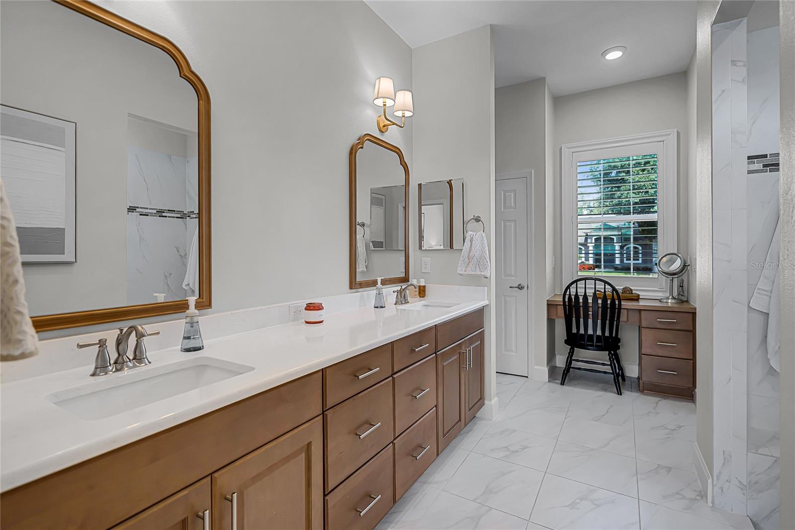 Listing photo id 32 for 926 John Cressler Drive