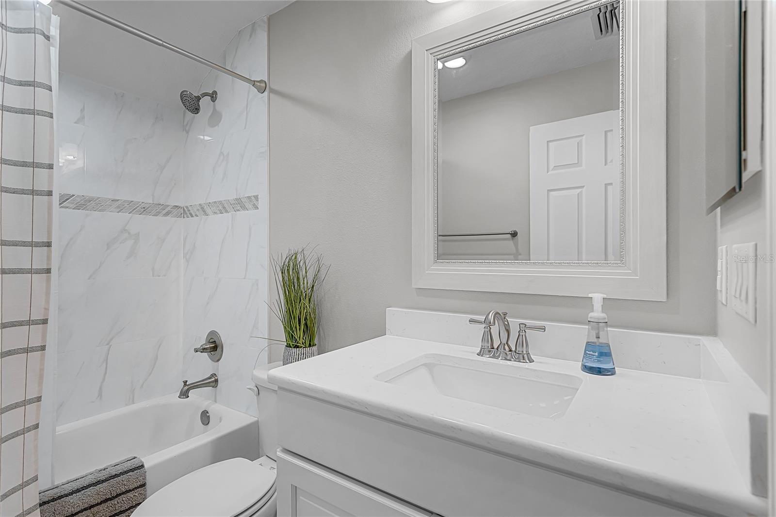 Listing photo id 41 for 926 John Cressler Drive
