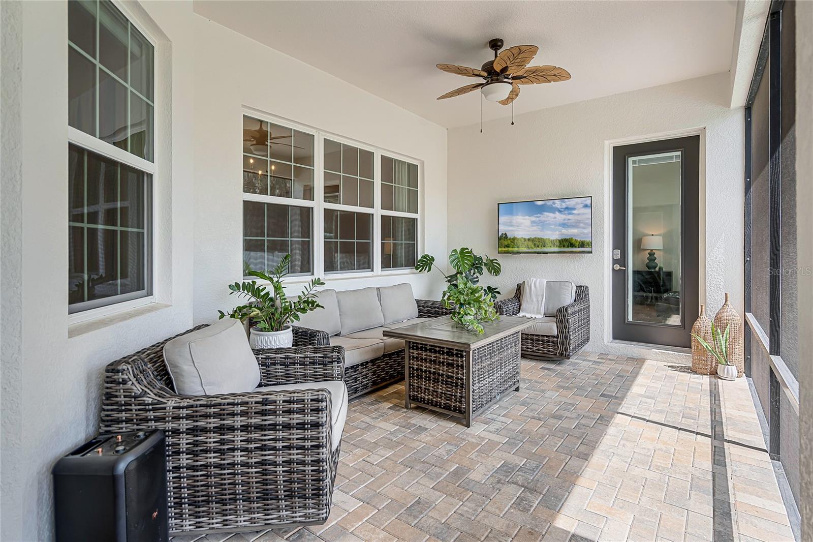 Listing photo id 43 for 926 John Cressler Drive