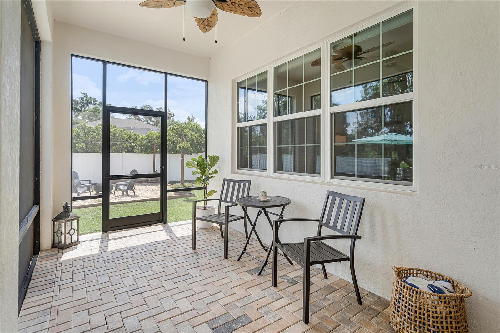 Listing photo id 44 for 926 John Cressler Drive