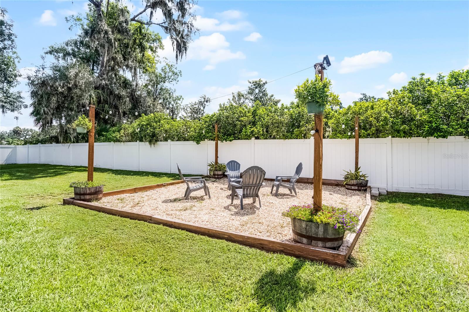 Listing photo id 45 for 926 John Cressler Drive