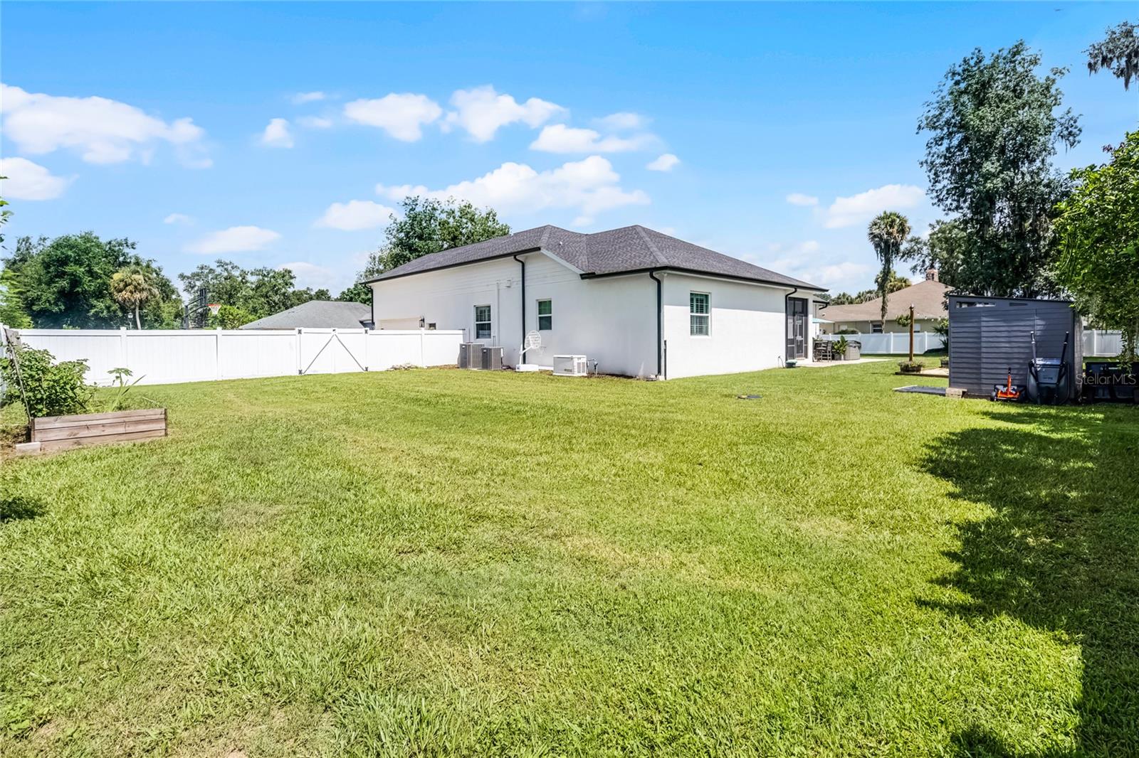 Listing photo id 46 for 926 John Cressler Drive