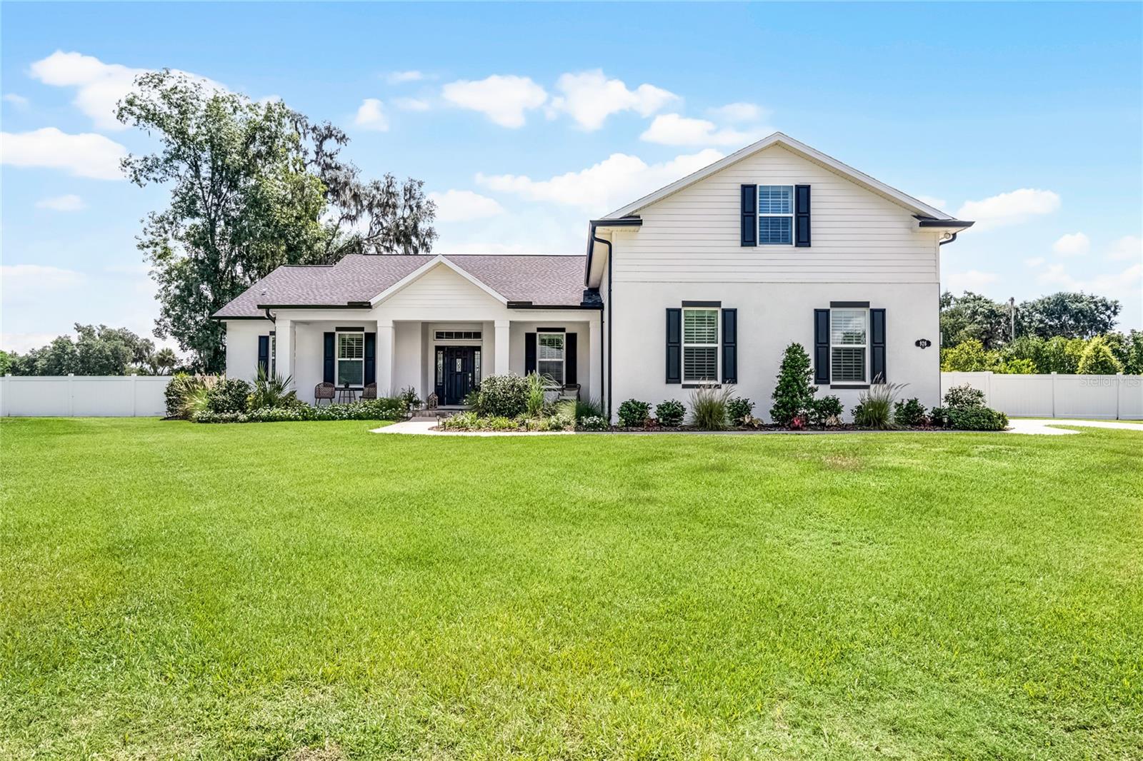 Listing photo id 3 for 926 John Cressler Drive