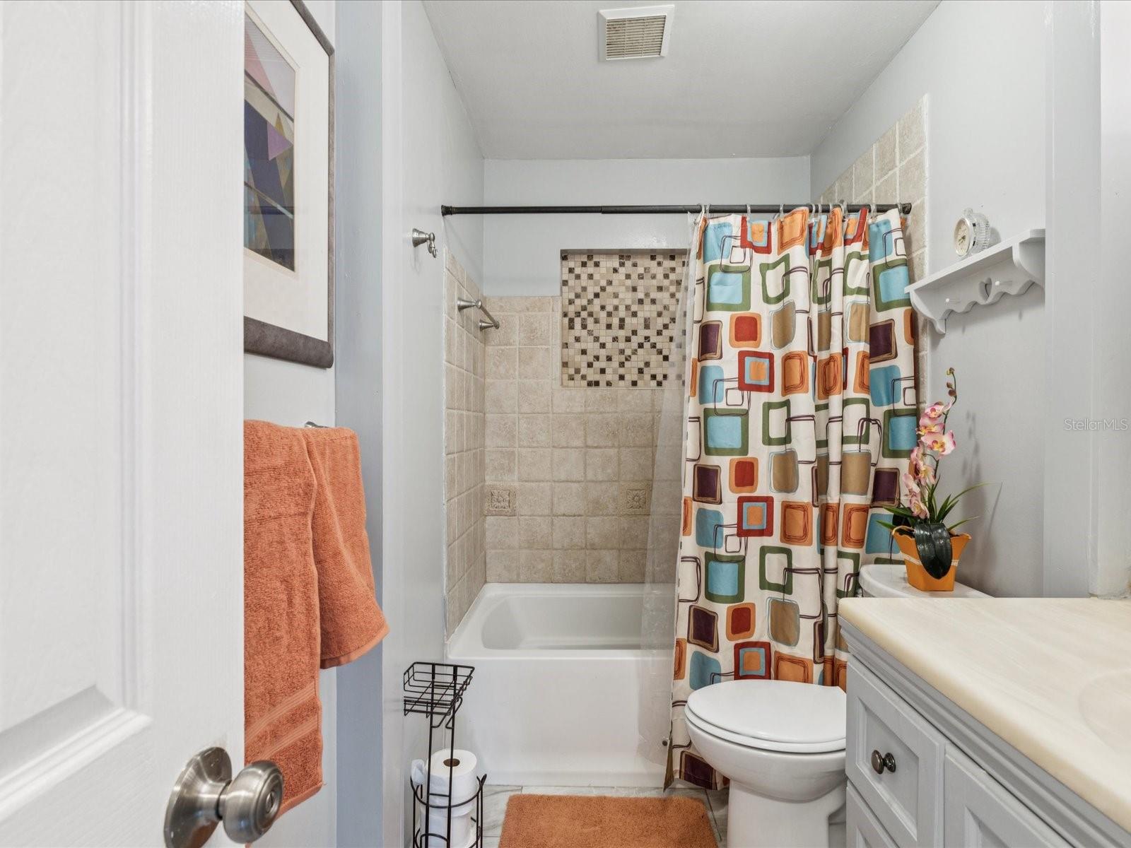 Image 18 of 51 For 6518 West Shore Circle