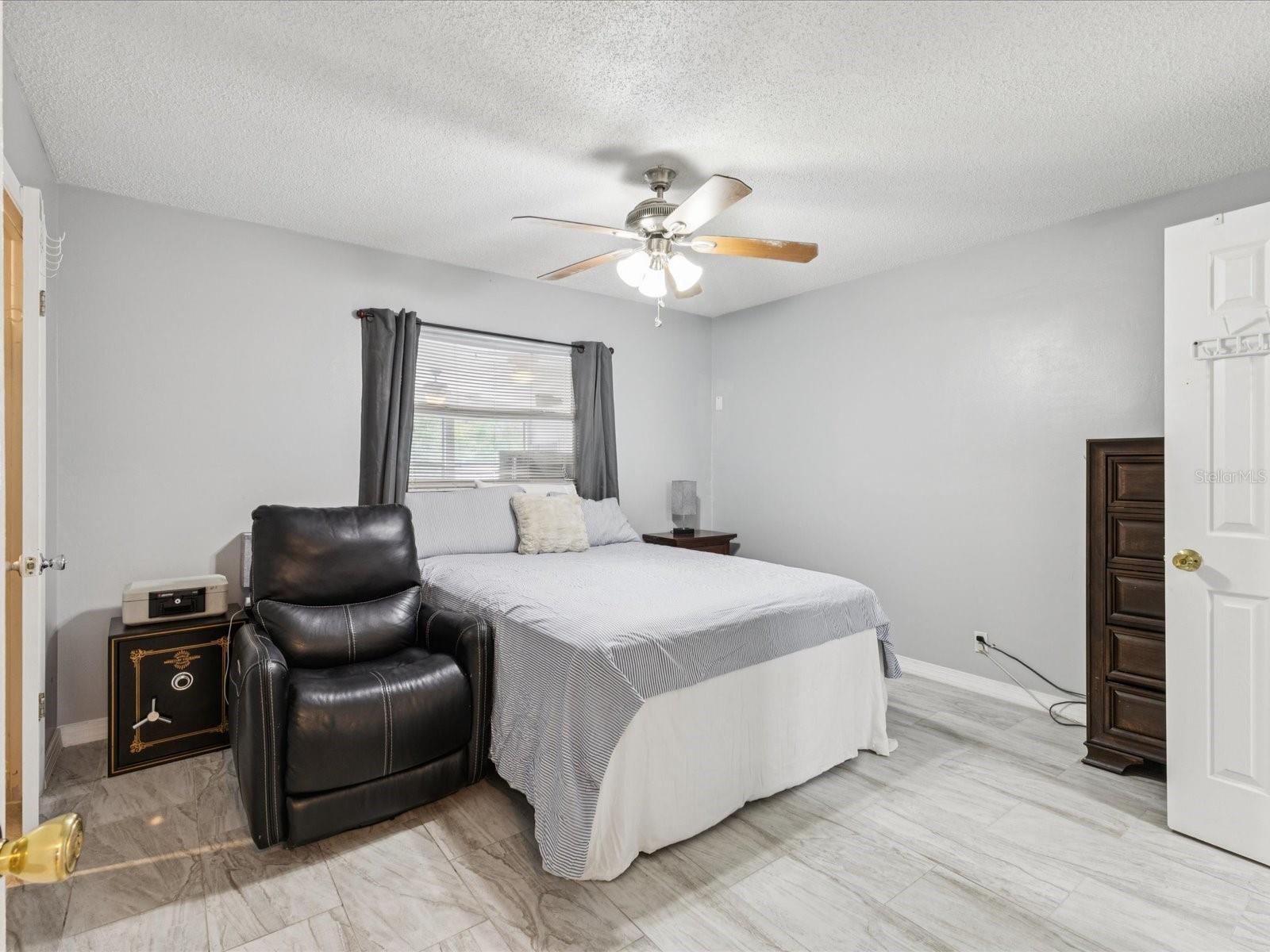Image 19 of 51 For 6518 West Shore Circle