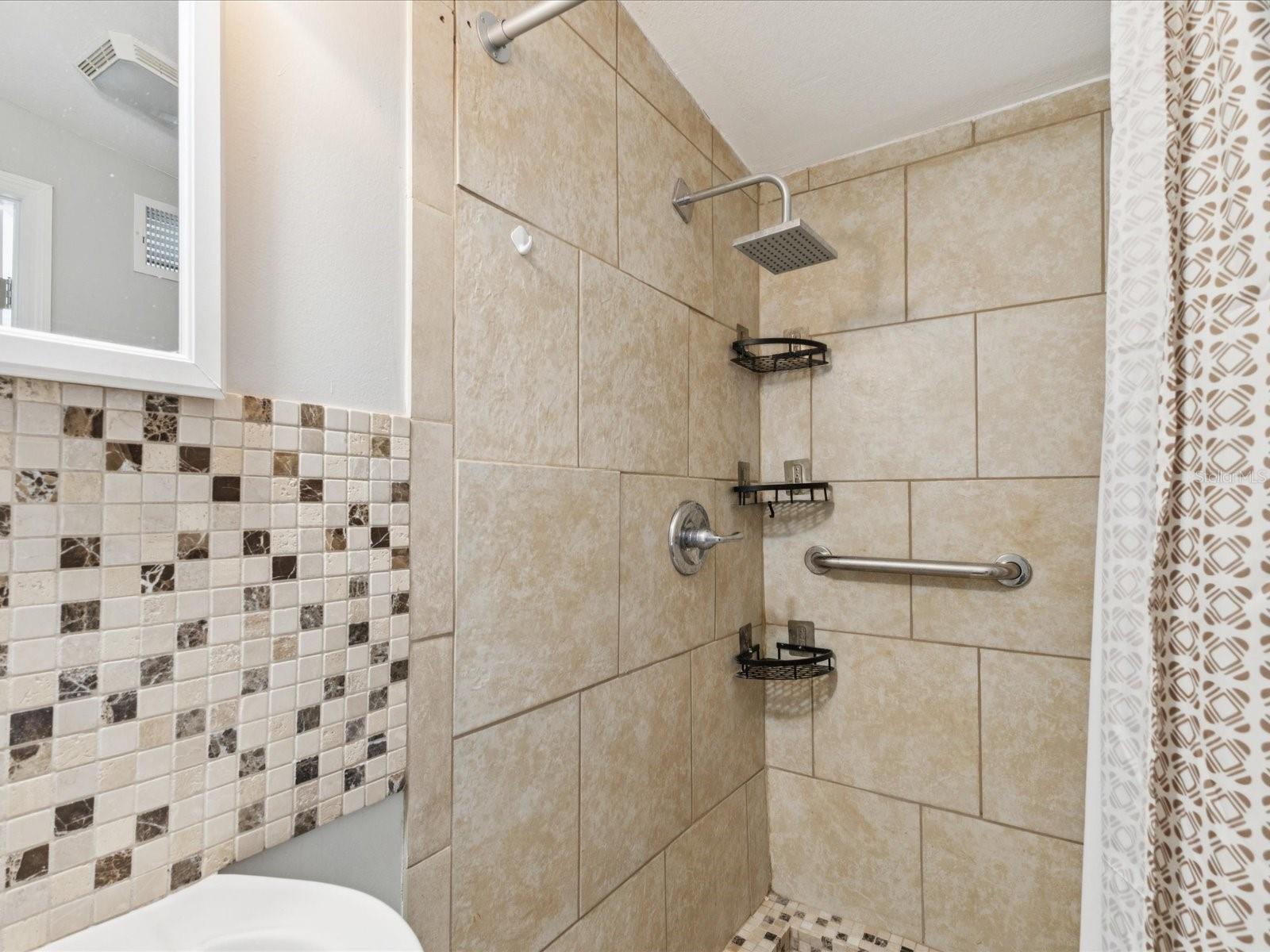 Image 22 of 51 For 6518 West Shore Circle