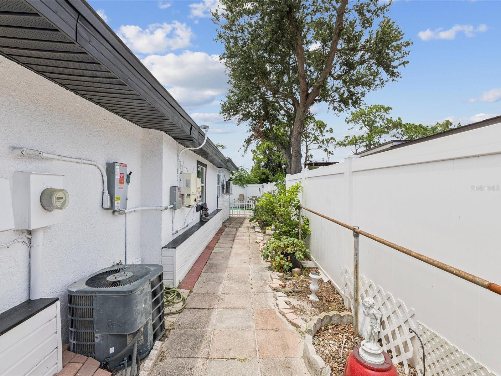 Image 39 of 51 For 6518 West Shore Circle