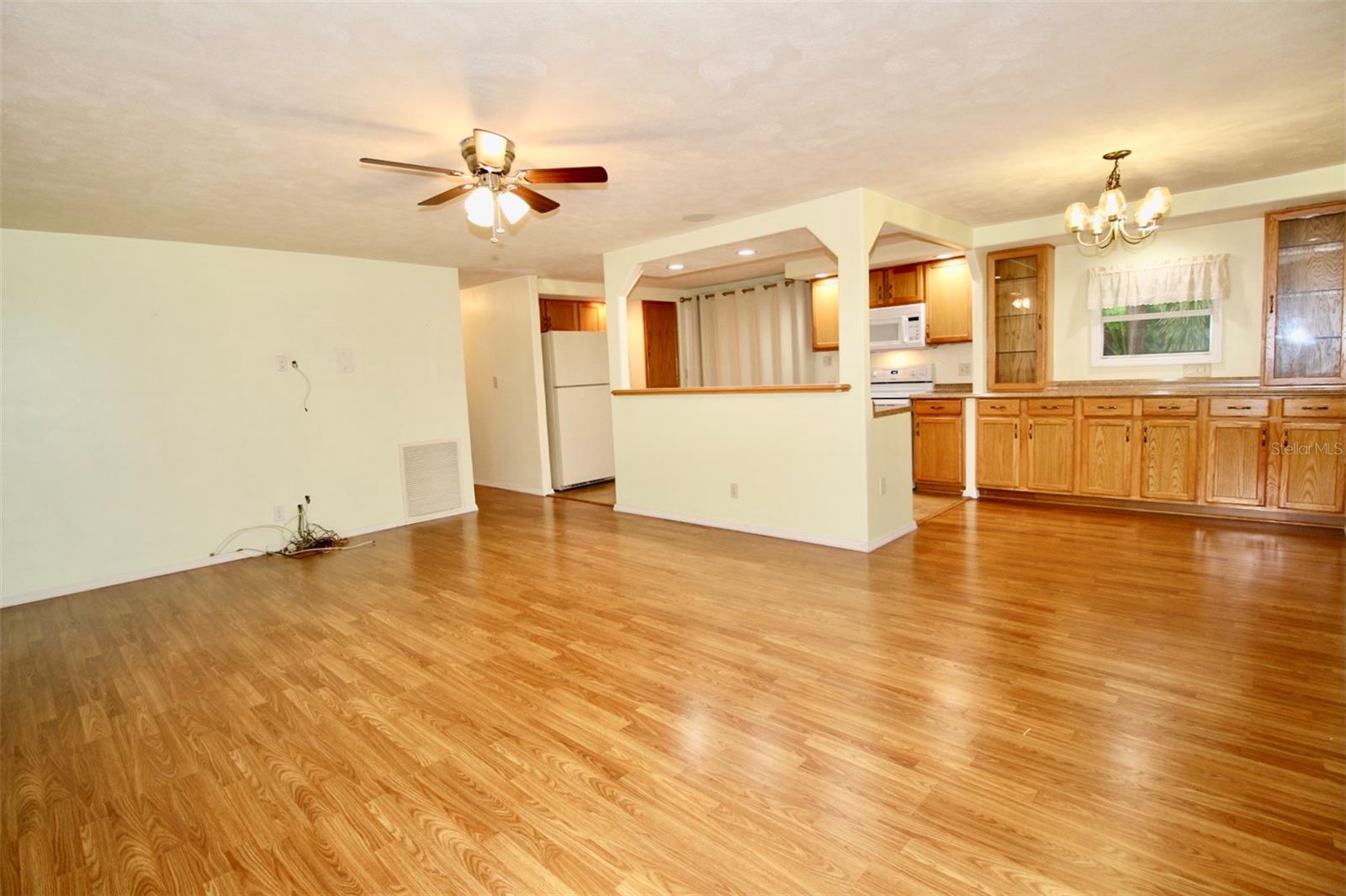 Image 14 of 41 For 10992 Poplar Street Ne 127