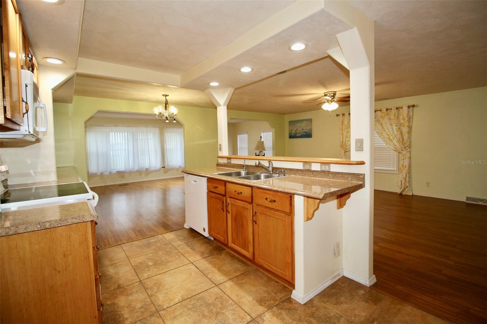 Image 16 of 41 For 10992 Poplar Street Ne 127