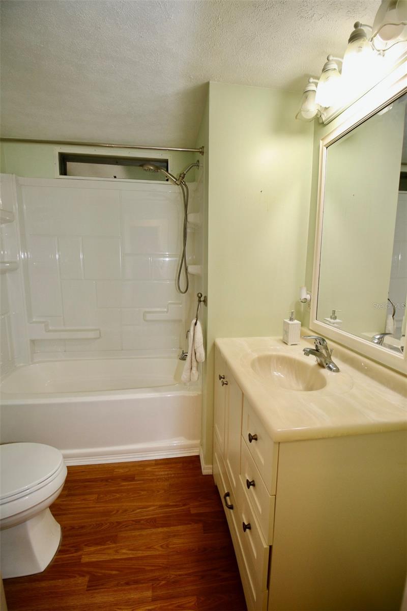 Image 19 of 41 For 10992 Poplar Street Ne 127