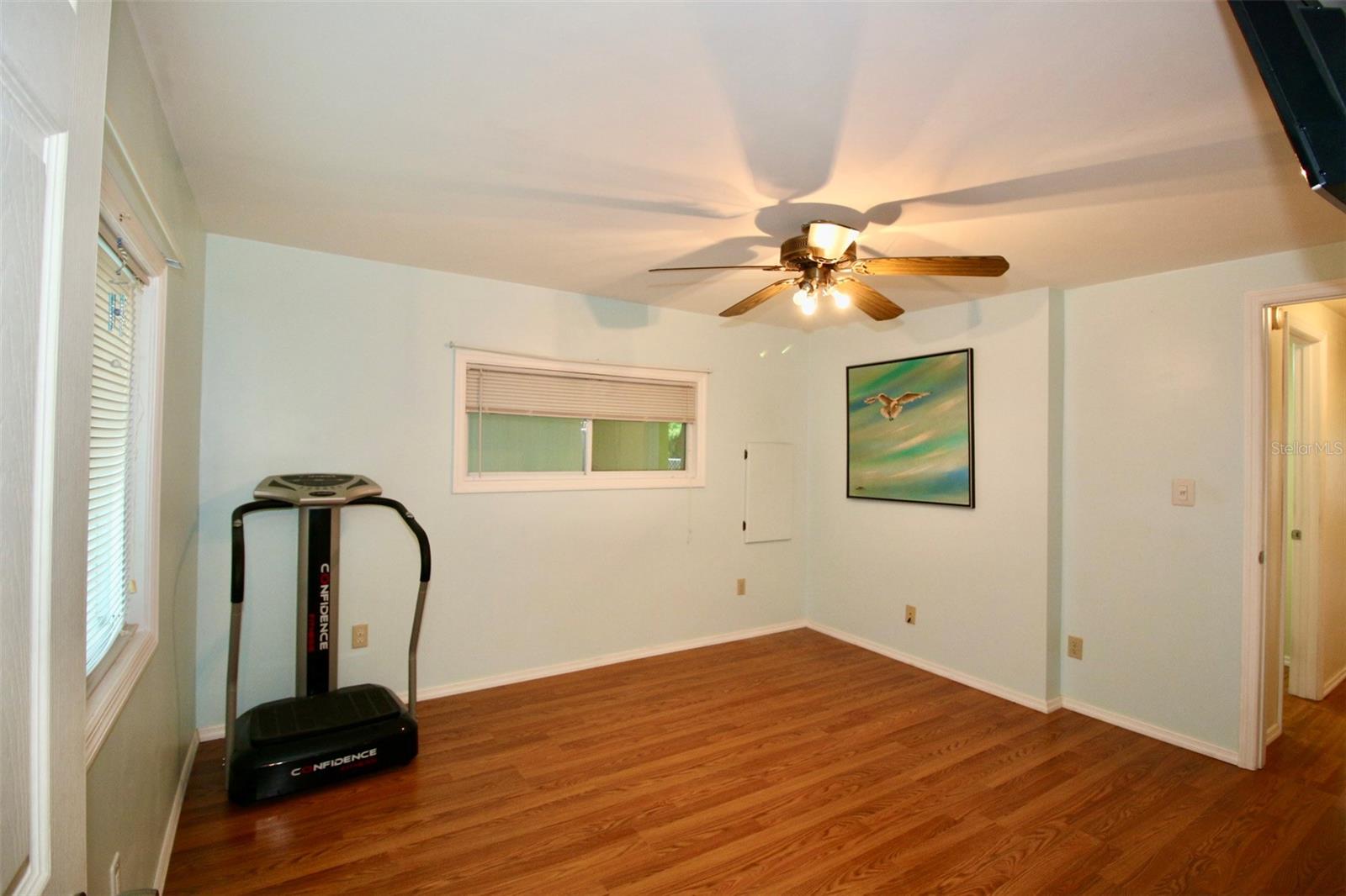 Image 22 of 41 For 10992 Poplar Street Ne 127