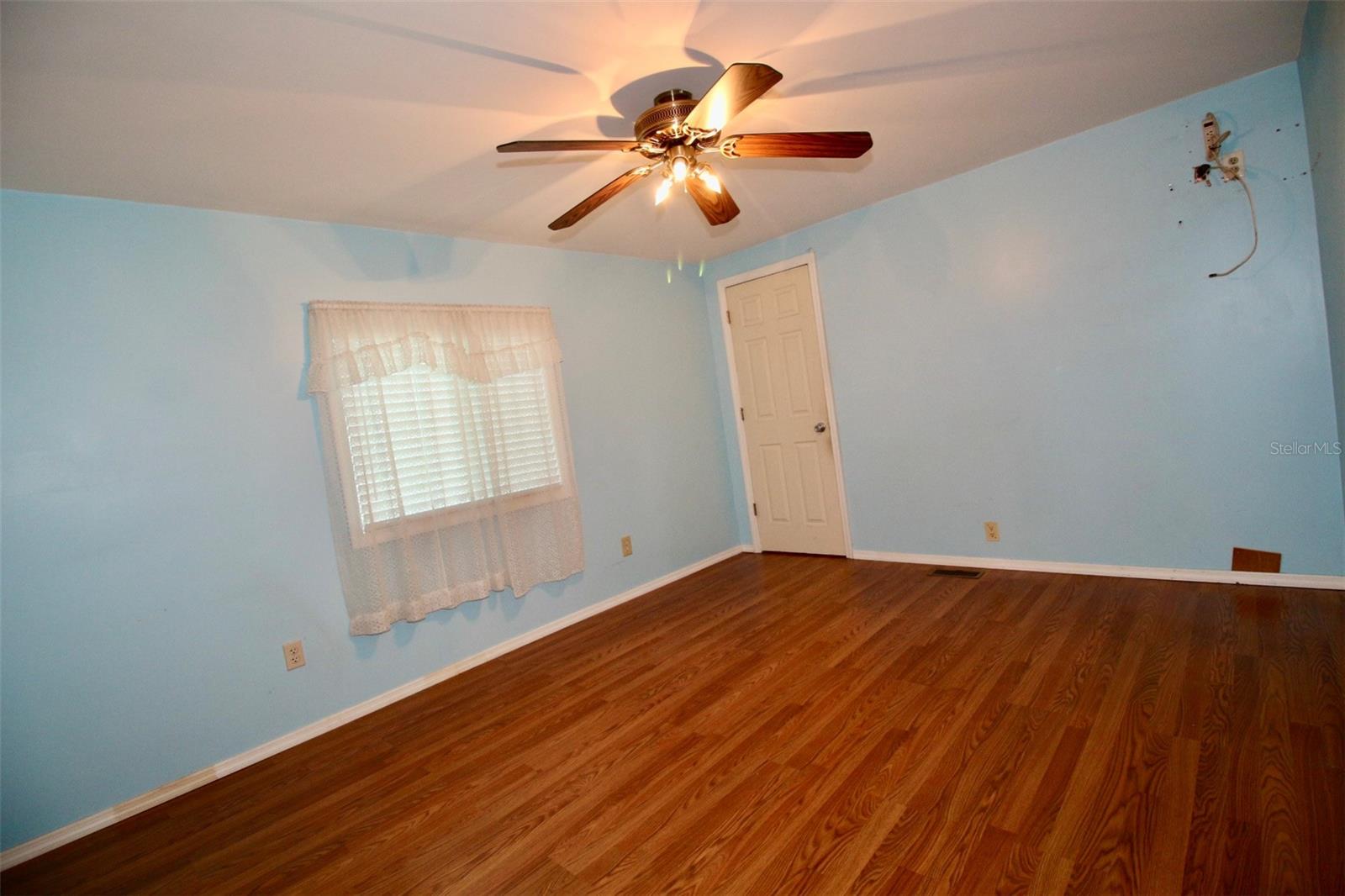 Image 25 of 41 For 10992 Poplar Street Ne 127