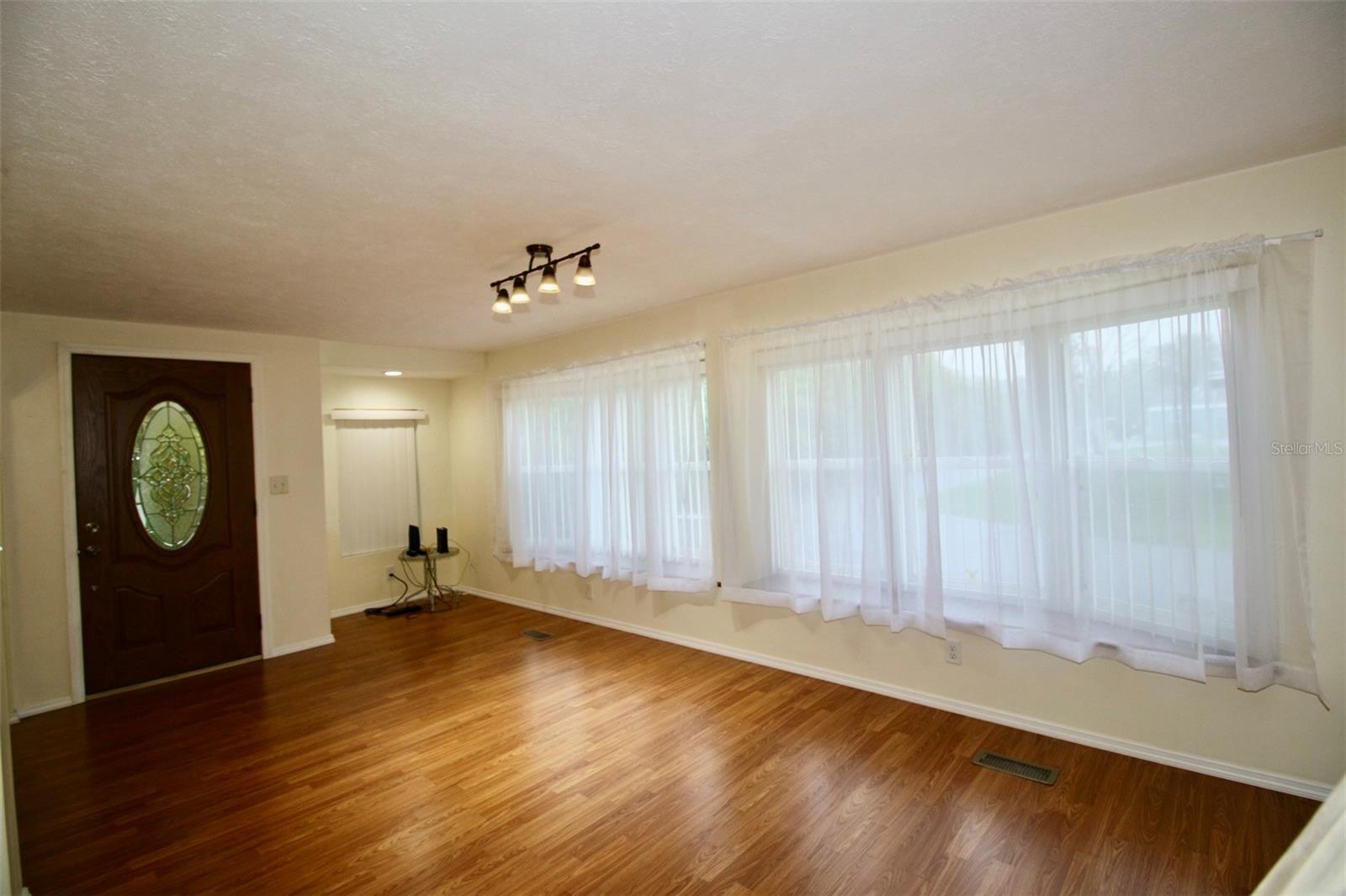 Image 6 of 41 For 10992 Poplar Street Ne 127
