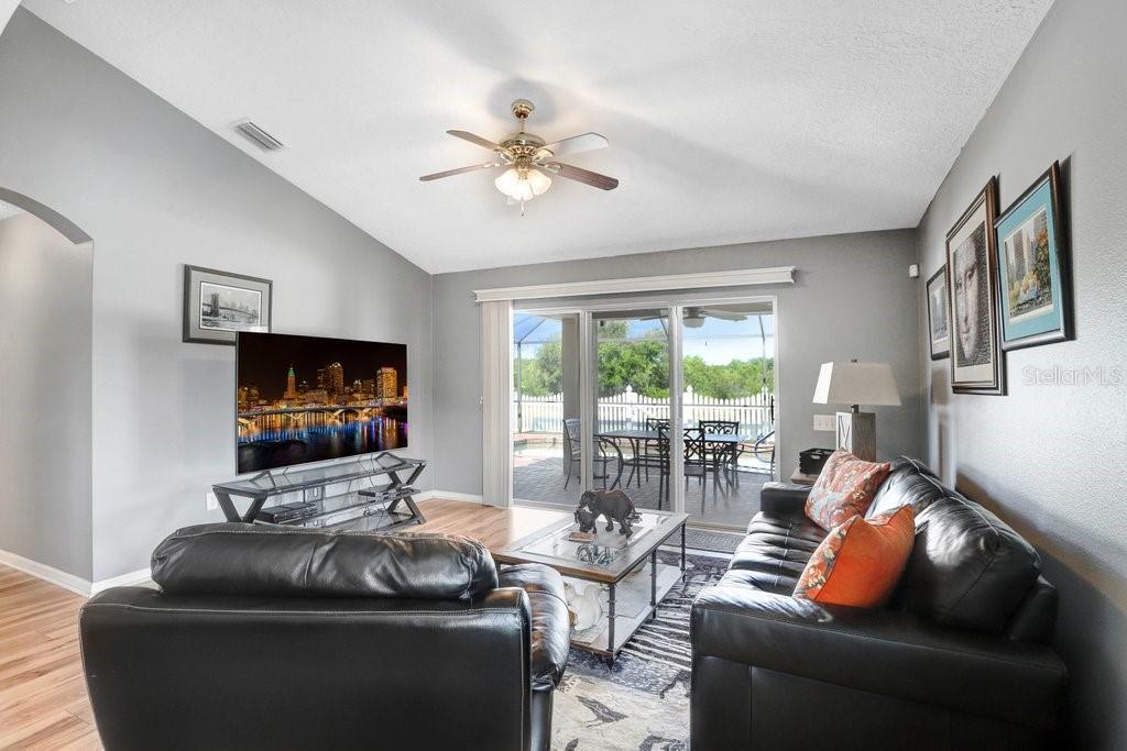 Image 15 of 52 For 2027 Rensselaer Drive