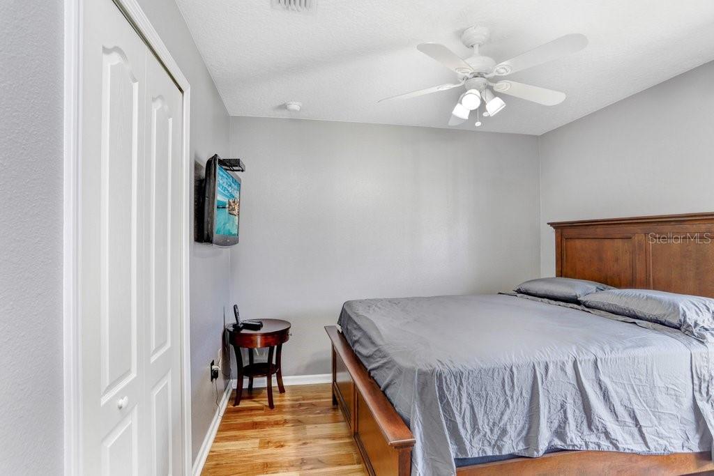 Image 21 of 52 For 2027 Rensselaer Drive