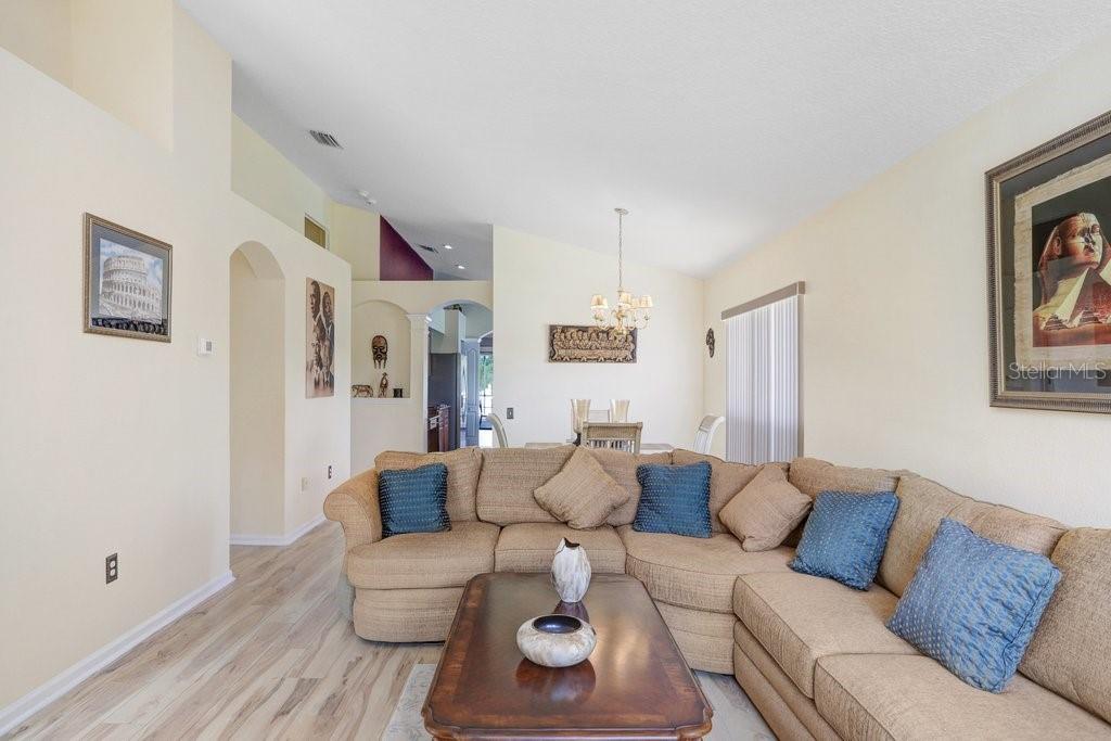 Image 9 of 52 For 2027 Rensselaer Drive