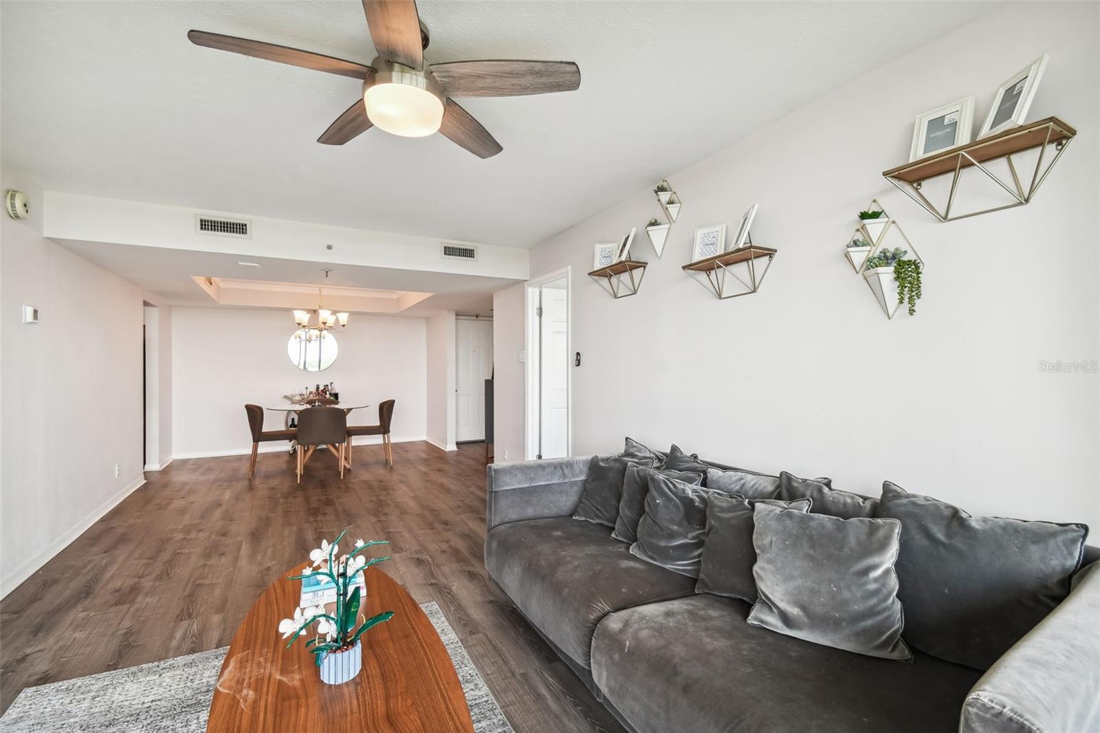 Image 12 of 32 For 3211 Swann Avenue 903