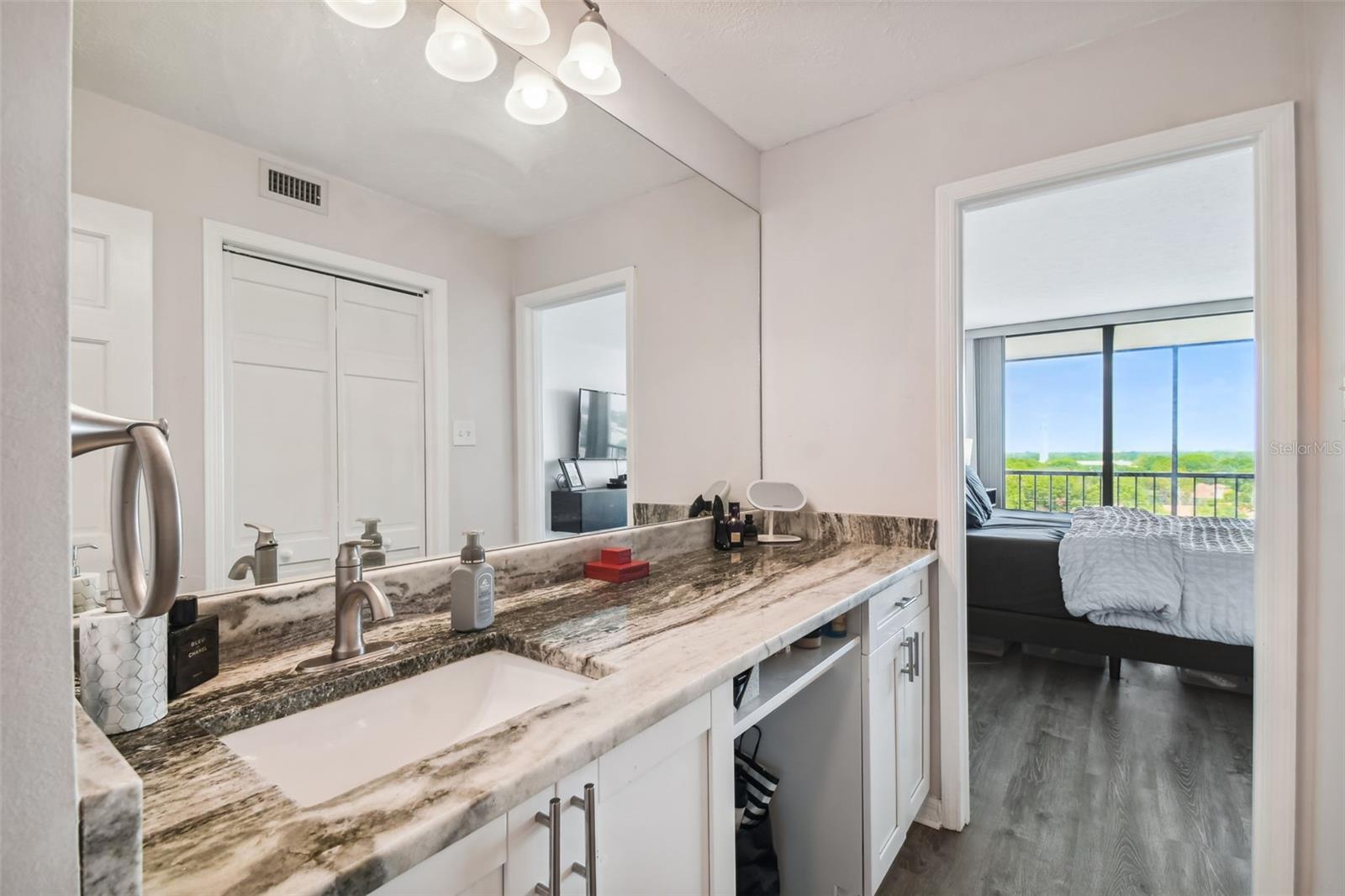 Image 16 of 32 For 3211 Swann Avenue 903