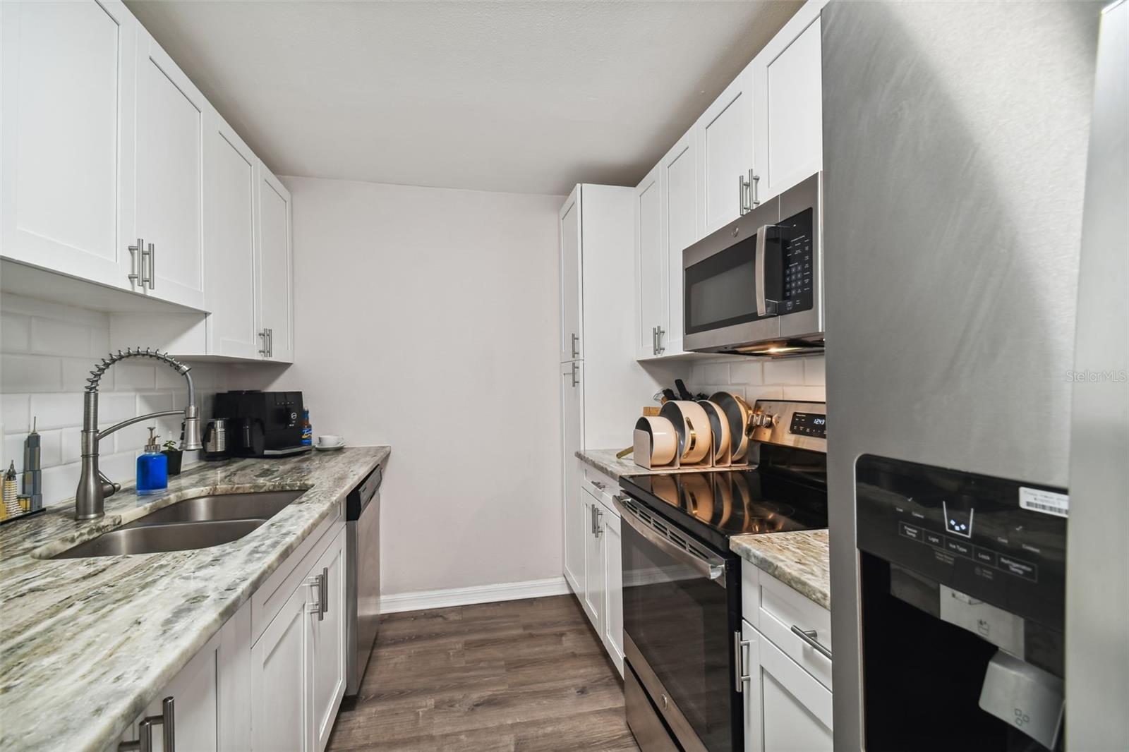 Image 6 of 32 For 3211 Swann Avenue 903