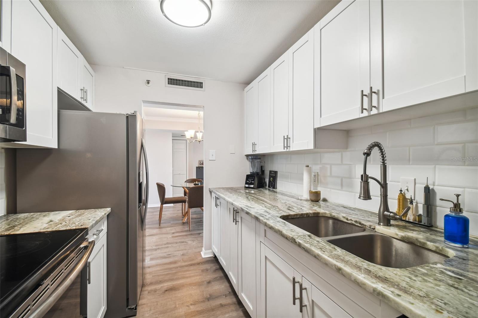 Image 8 of 32 For 3211 Swann Avenue 903