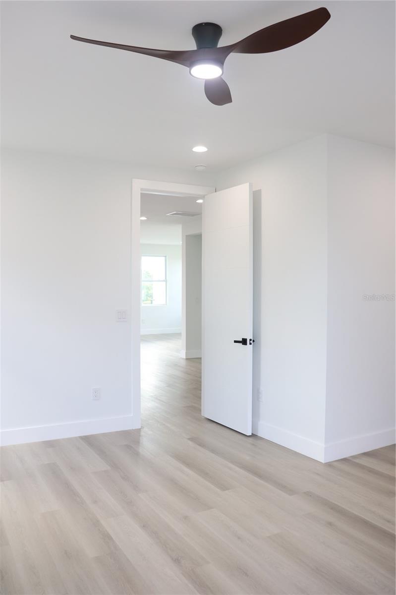 Image 17 of 28 For 7609 Deedra Circle