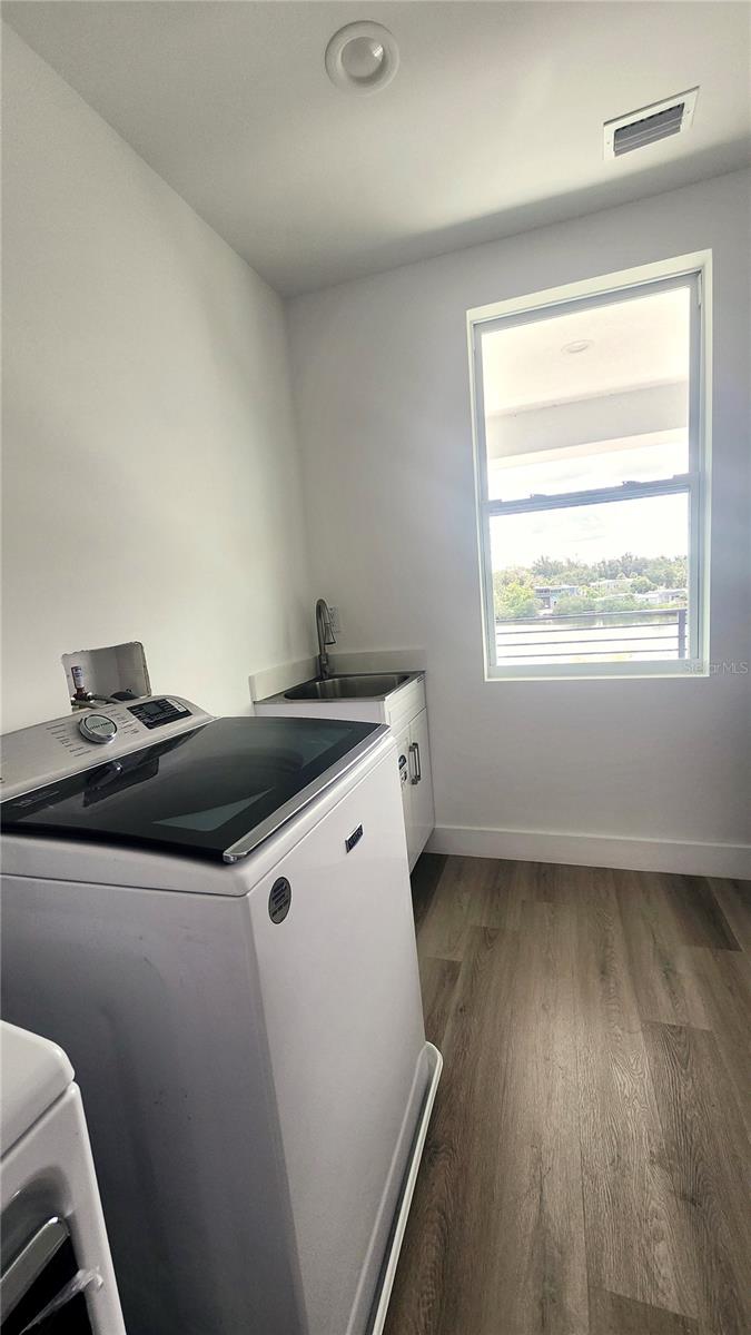 Image 22 of 28 For 7609 Deedra Circle