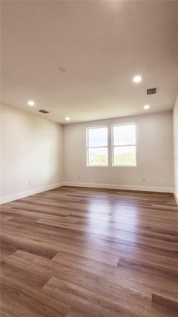 Listing photo id 38 for 7609 Deedra Circle