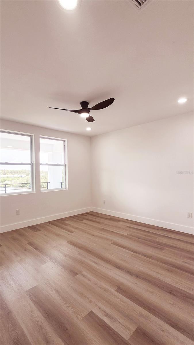 Listing photo id 40 for 7609 Deedra Circle