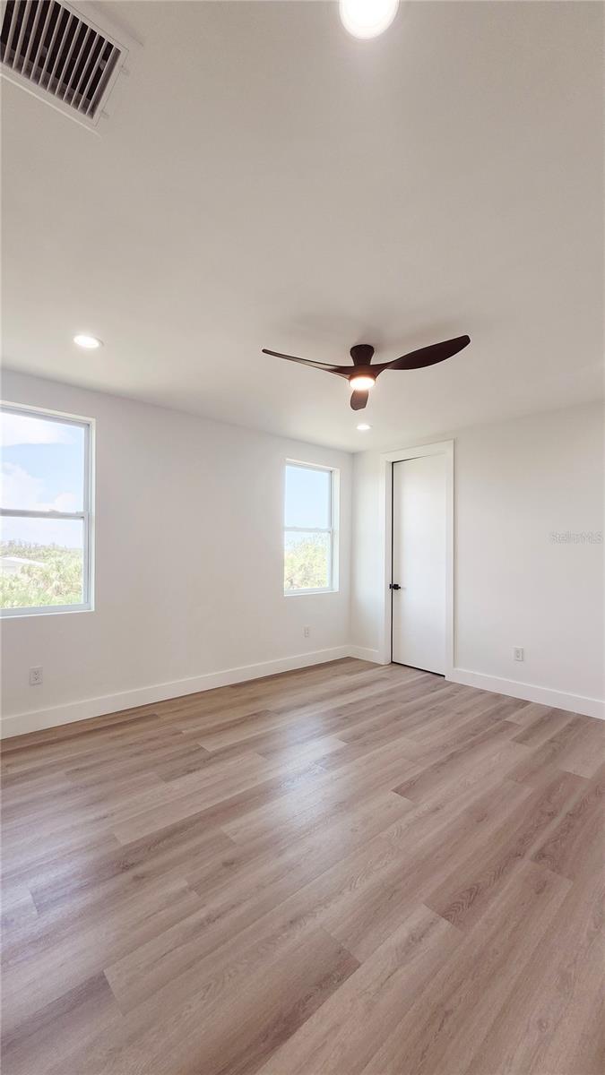 Listing photo id 42 for 7609 Deedra Circle