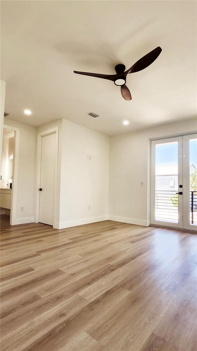 Listing photo id 44 for 7609 Deedra Circle