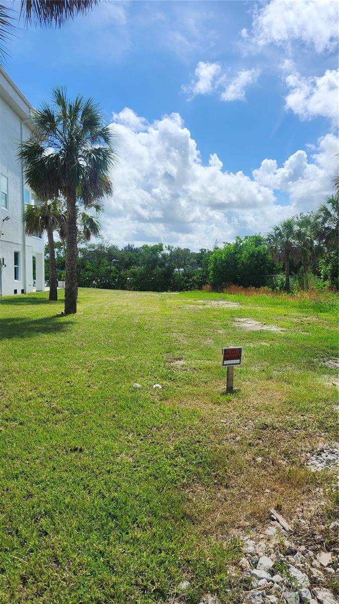 Listing photo id 59 for 7609 Deedra Circle