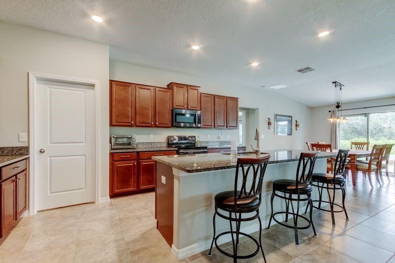 Listing photo id 8 for 6395 Cobble Bliss Street