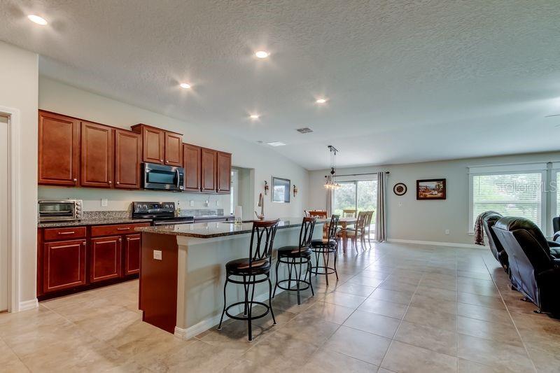 Listing photo id 9 for 6395 Cobble Bliss Street