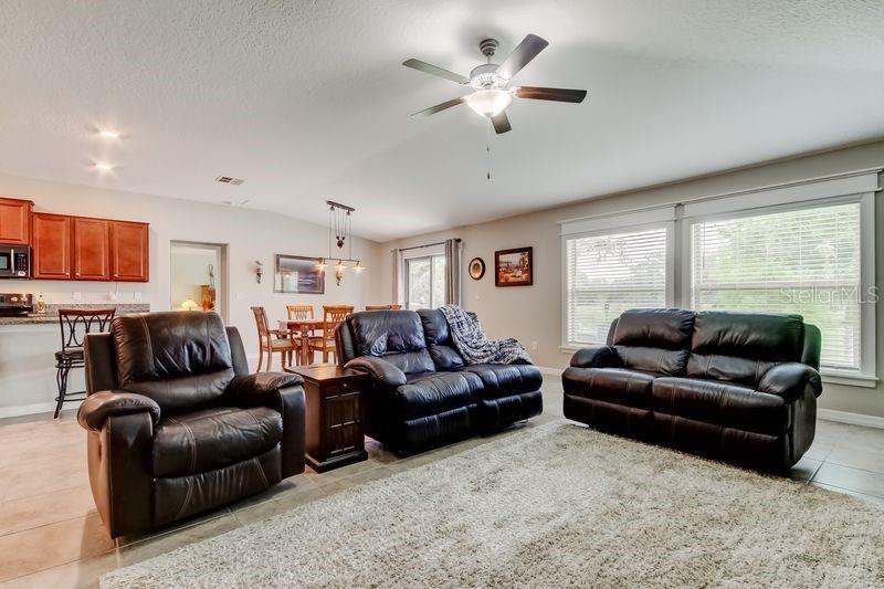 Listing photo id 12 for 6395 Cobble Bliss Street