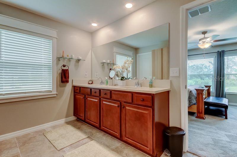 Listing photo id 18 for 6395 Cobble Bliss Street