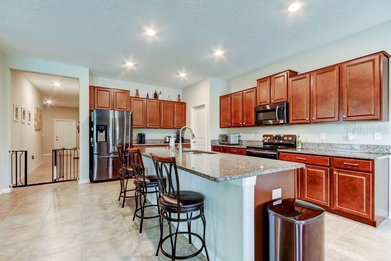 Listing photo id 7 for 6395 Cobble Bliss Street