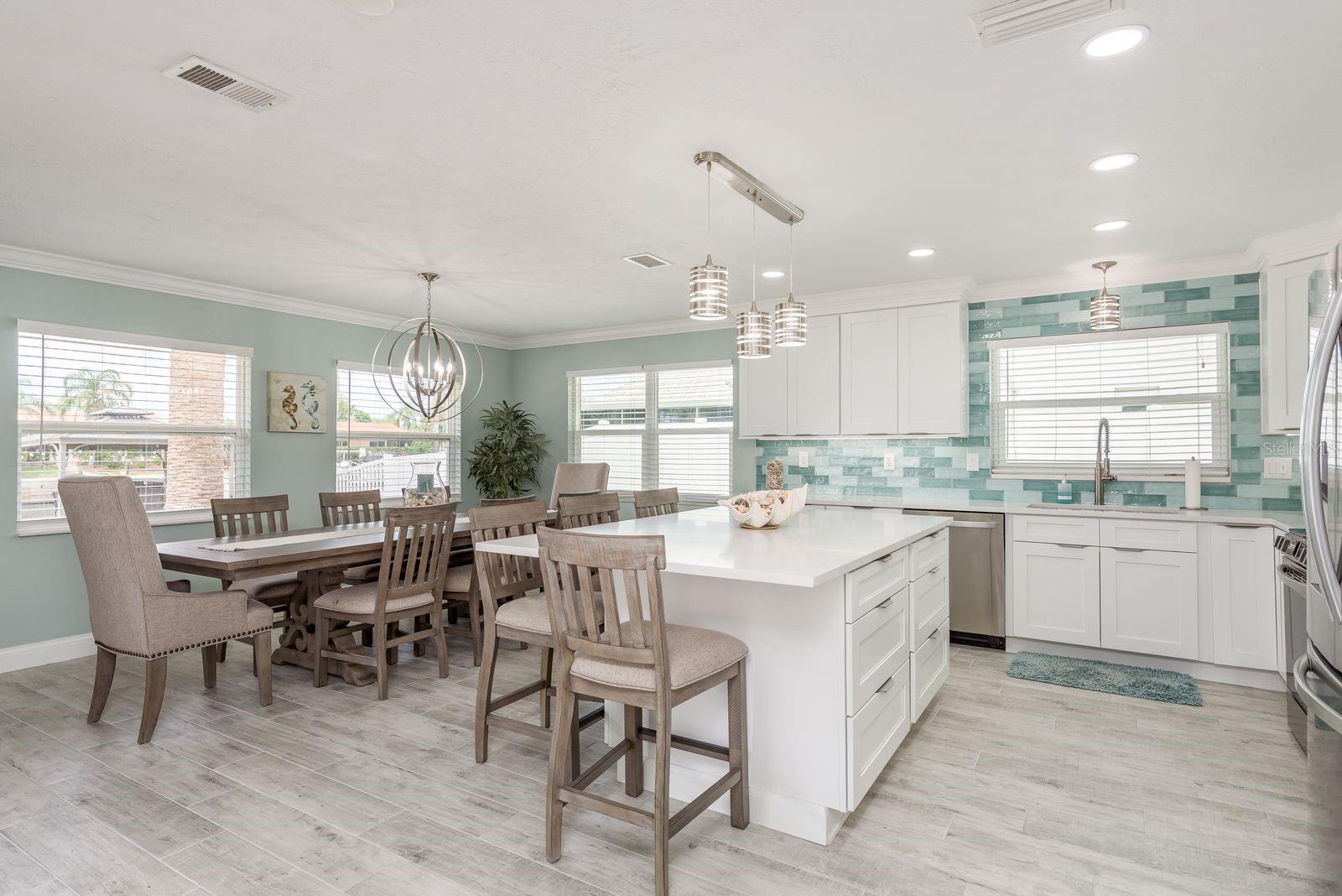 Listing photo id 10 for 3301 Seaway Drive
