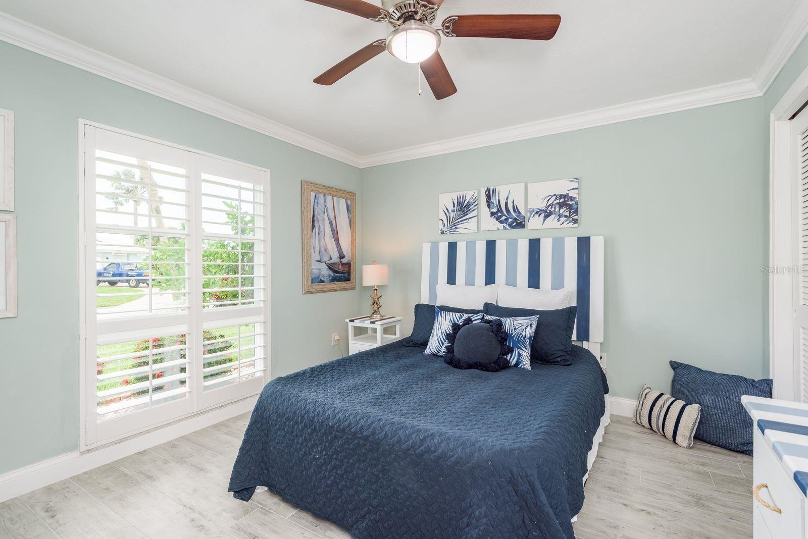 Listing photo id 20 for 3301 Seaway Drive