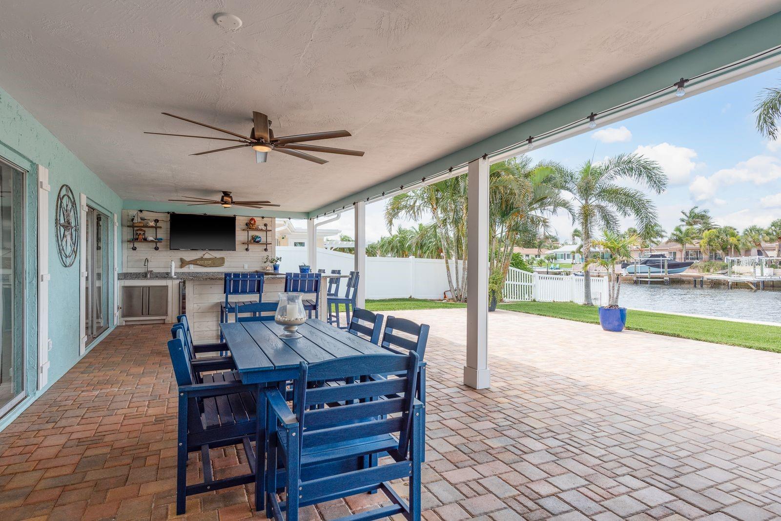 Listing photo id 23 for 3301 Seaway Drive