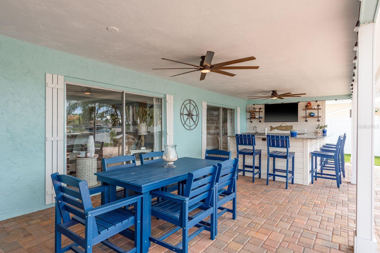 Listing photo id 24 for 3301 Seaway Drive