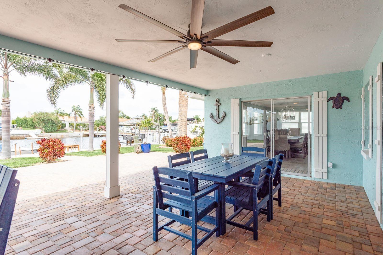 Listing photo id 26 for 3301 Seaway Drive