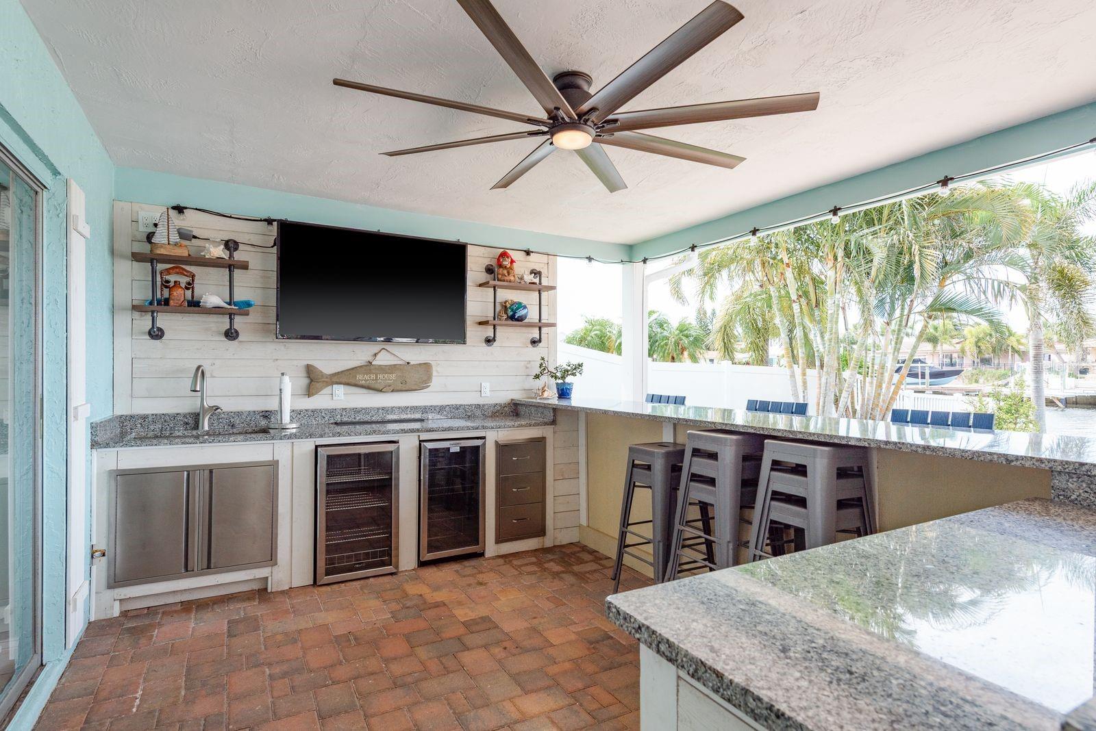 Listing photo id 27 for 3301 Seaway Drive