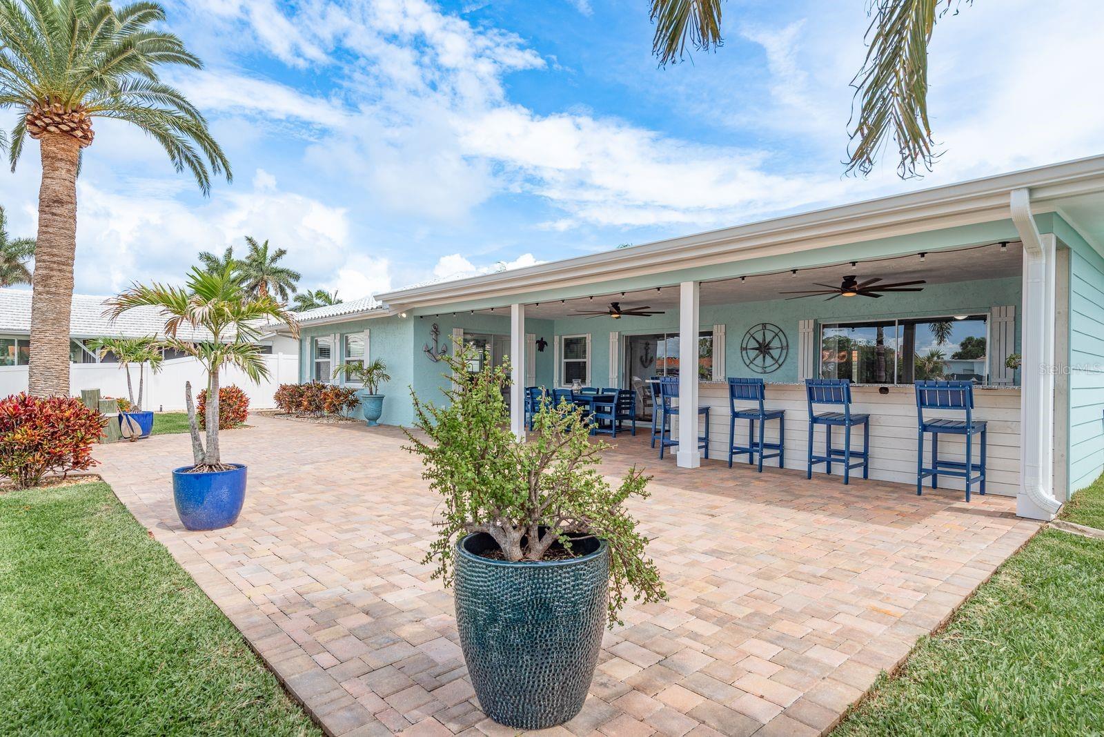 Listing photo id 29 for 3301 Seaway Drive